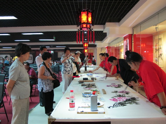 200多藝術(shù)家齊聚北京追憶領袖情展望中國夢