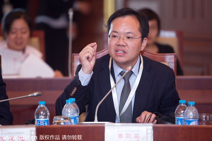 魯政委:央行擴大匯率波幅決定符合預期