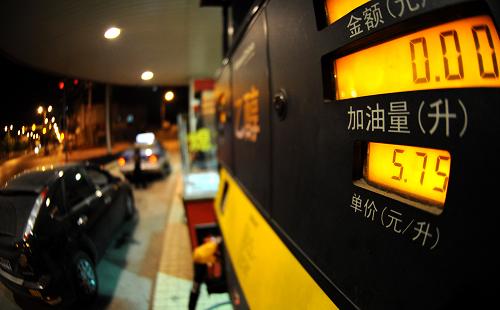 外媒：油價2015年上漲首破60美元 市場反應平淡