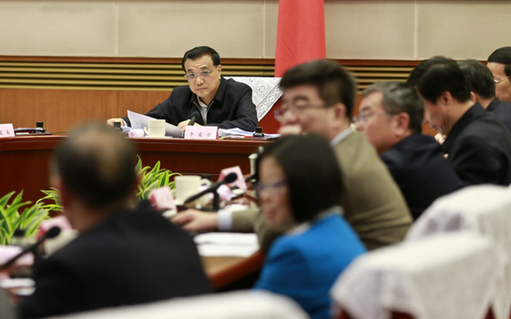 座談會現(xiàn)場：總理為什么打斷他們的發(fā)言？