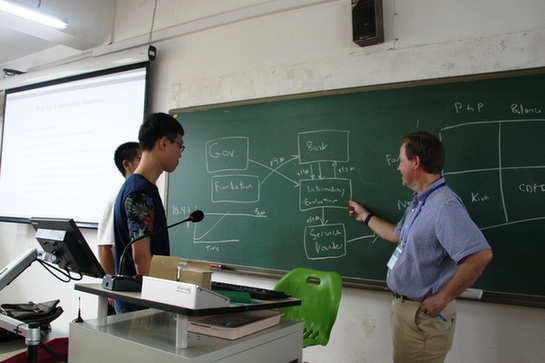 一位美聯(lián)儲官員的“中國暑假”：專訪美聯(lián)儲社區(qū)事務(wù)官員喬瑟夫•費(fèi)施爾