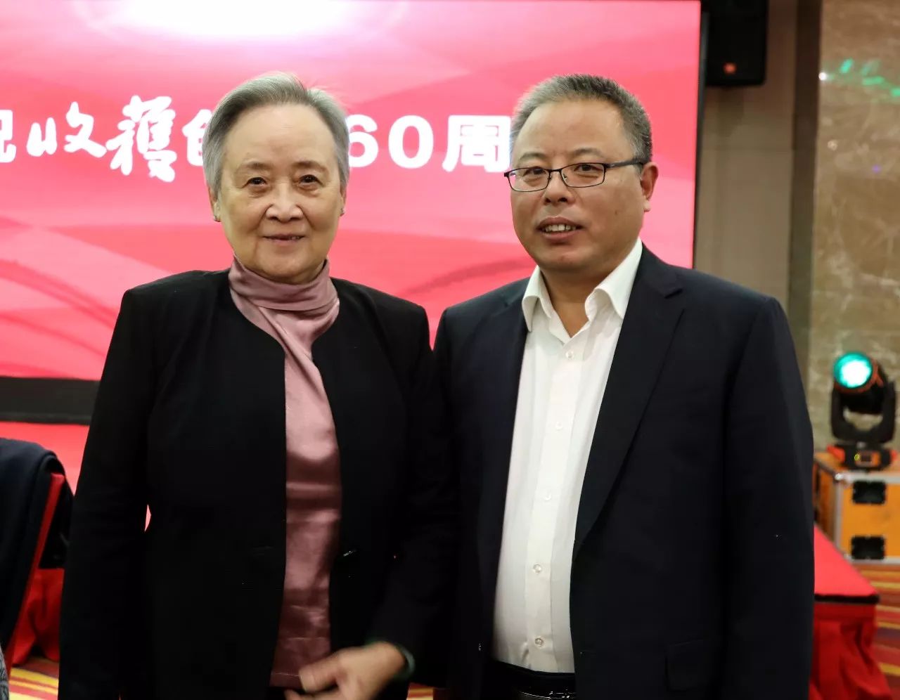 文學家園：大咖舉杯古井貢，共慶《收獲》60年！