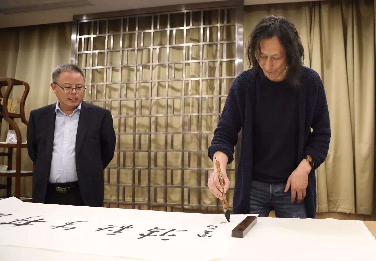 文學家園：大咖舉杯古井貢，共慶《收獲》60年！