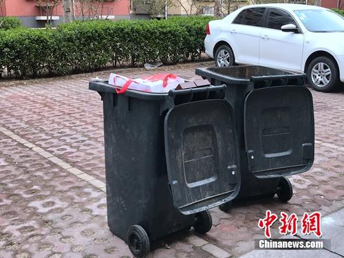 調(diào)查：生活垃圾分類(lèi)實(shí)施1年 多數(shù)人扔垃圾不分類(lèi)
